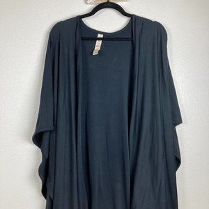 3/$20 Balance Collection Black Kimono Shawl OS
